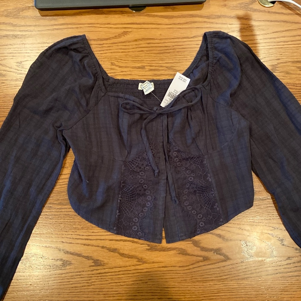 American Eagle top